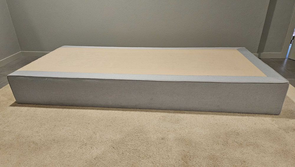 Cama sommier individual impecável - cinza