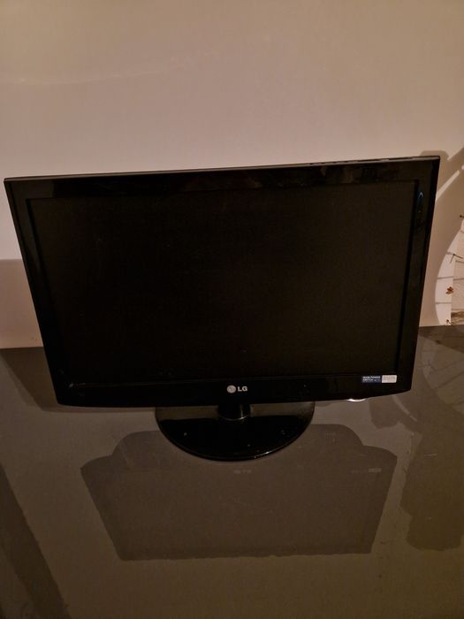 Telewizor LG  '22' cale