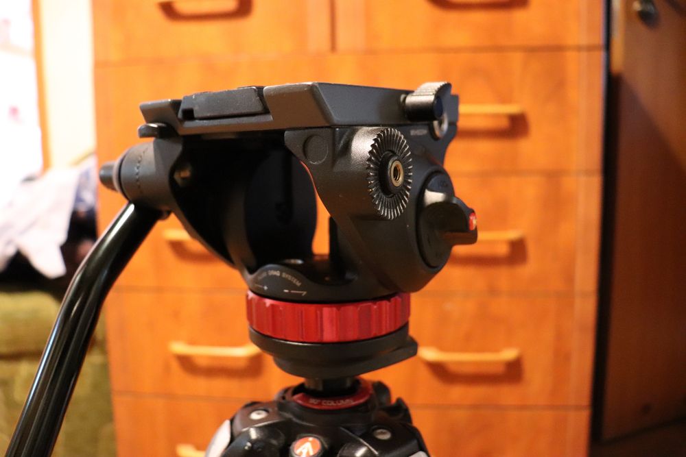 Statyw Manfrotto MT055XPRPRO3 + głowica MVH502AH
