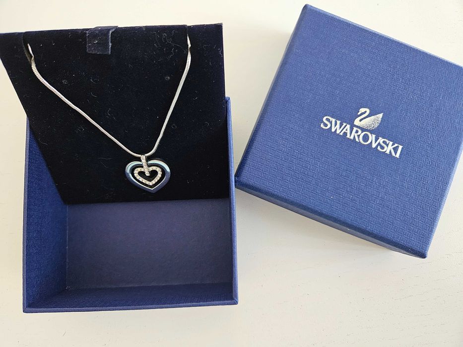 Colares Swarovski