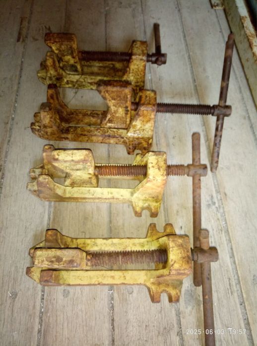 Струбцини для труб