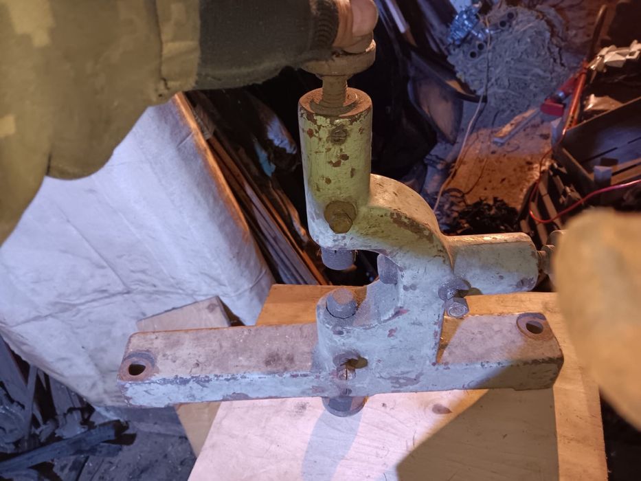 Люнет для токарного станка