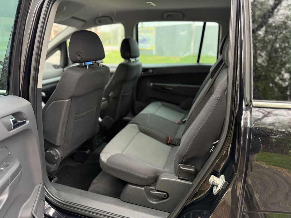 Opel Zafira 7 місць з Німеччини Розмитнена