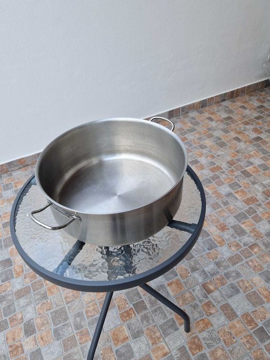 Duas caçarolas em inox, apenas 75€ (praticamente novas)