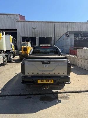 Nissan navara kompletny przód Anglik 2019 rok