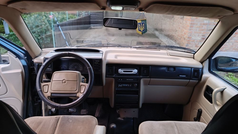 Автомобіль Plymouth Voyager
