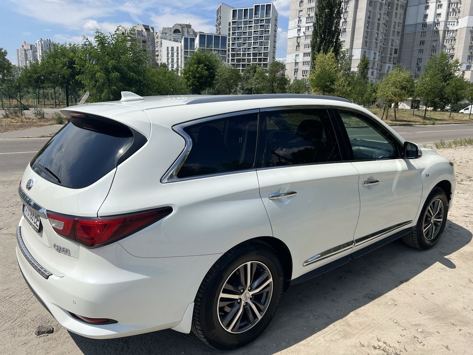 Infiniti Qx60 2017 3,5л 7 мест полный привод