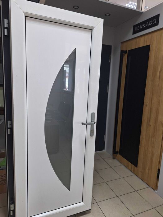 Sprzedam nowe okna  z 3 szybami,białe