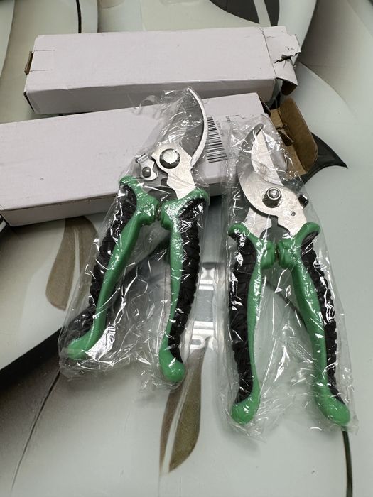 Продам секатор новый