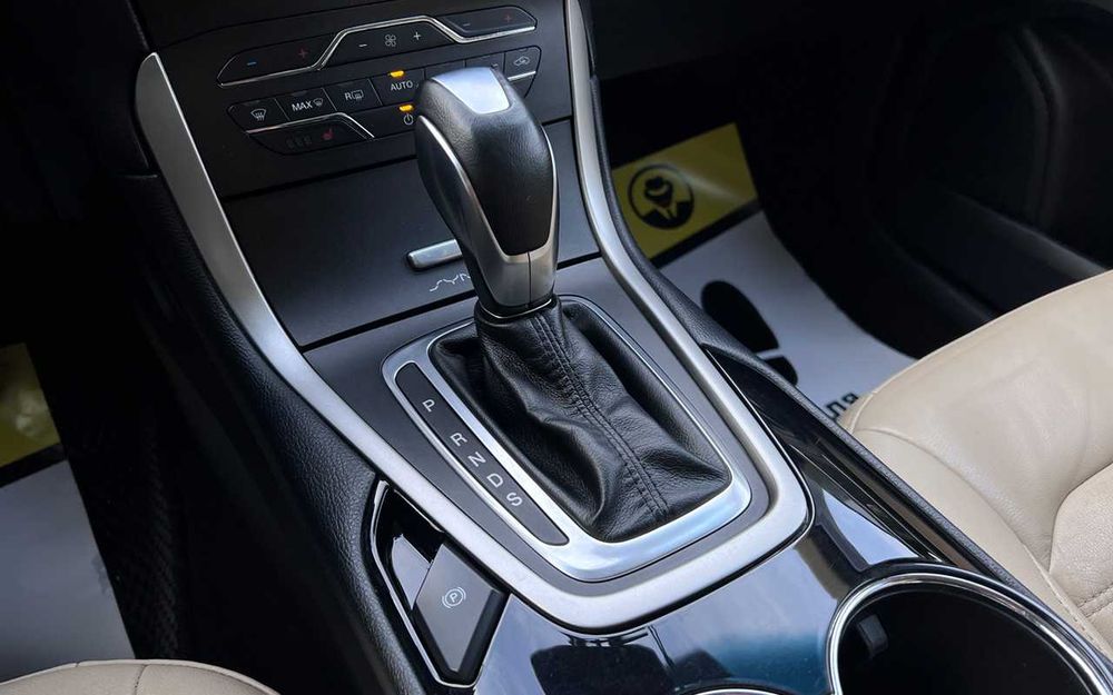 Ford Edge 2015 року