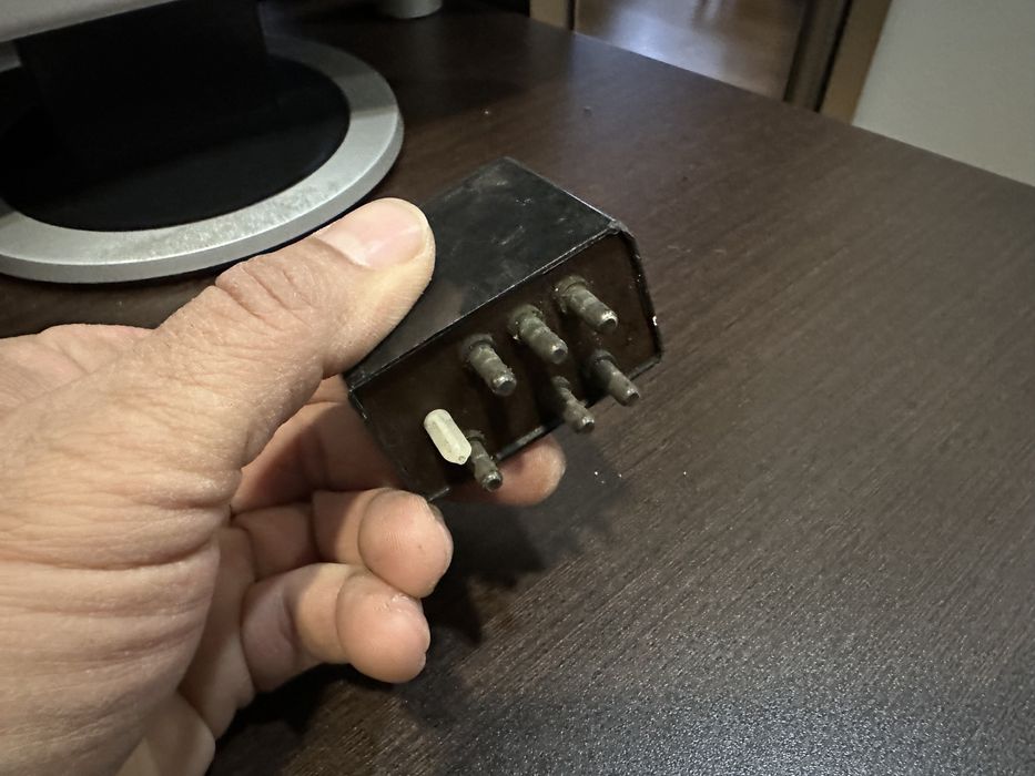 Relé das escovas parabrisas W123/R107