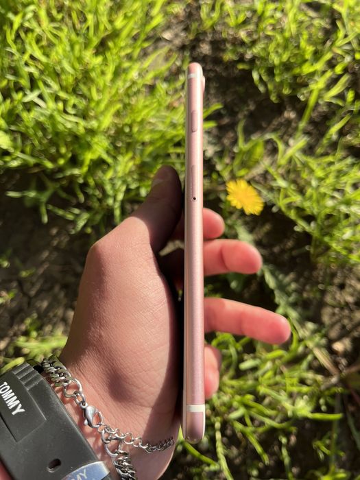 Продам iPhone 7 Plus