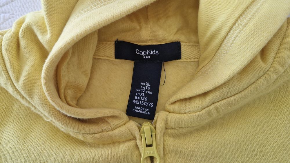 Casaco Gap Kids amarelo, tamanho 12 anos