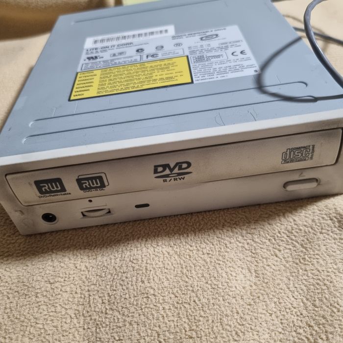 Nagrywarka DVD/CD Lite-On SOHW-1653S | IDE/ATA | Komplet kabli | Retro