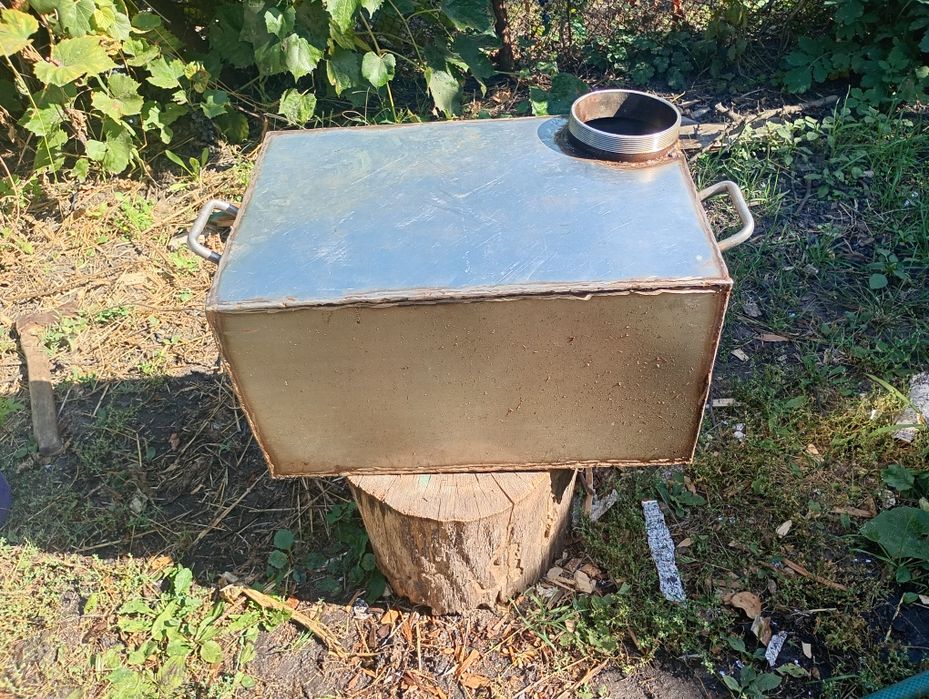 Продам с нержавейки бак.