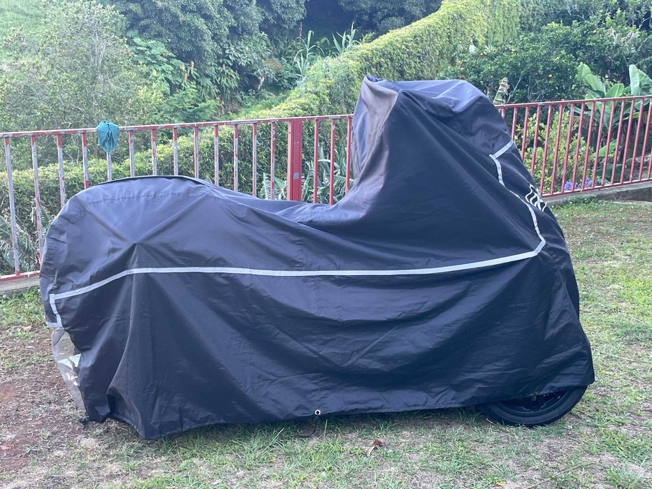 2025 Piaggio MP3 HPE 300 Deep Black Edition