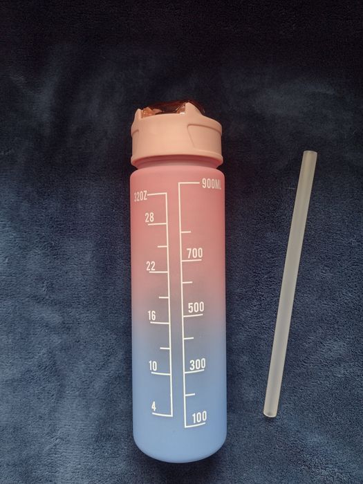 Bidon ze słomką 900ml