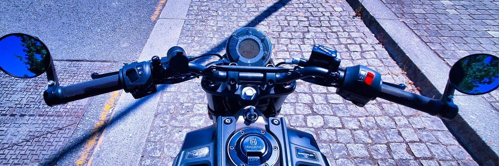 Husqvarna Svartpilen 401