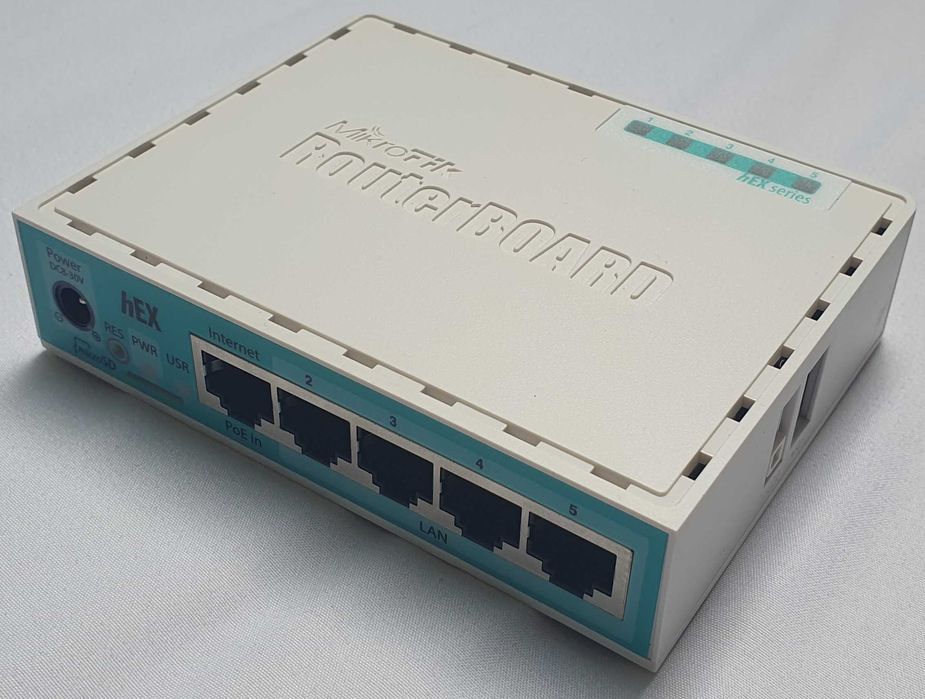 Router Mikrotik hEX (RB750Gr3)