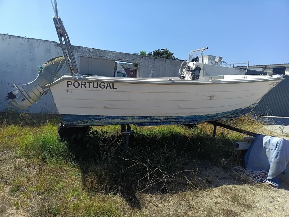 vendo fibramar 5.55 com licenças de pesca