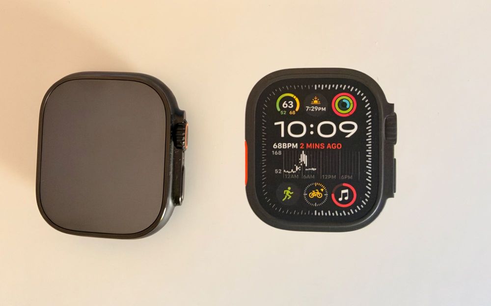 Apple Watch Ultra 2 preto com loop milanesa em titânio preto