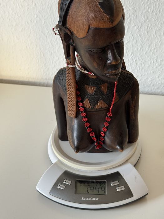 Африканські  статуетки, пара Африканських бюстів з історією