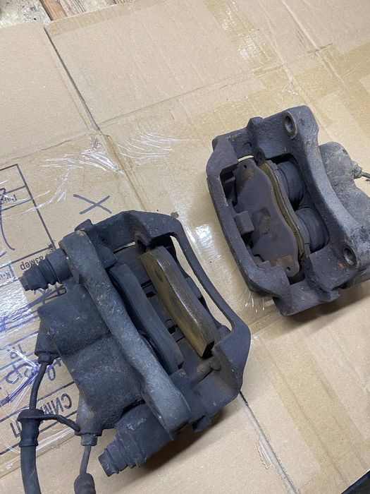 Суппорт передний Renault Master 2.2 tdi r16 2005 год дизель