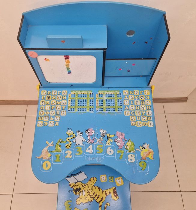 Детская парта и стул