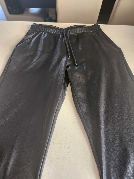 Spodnie damskie Calzedonia ala skóra.