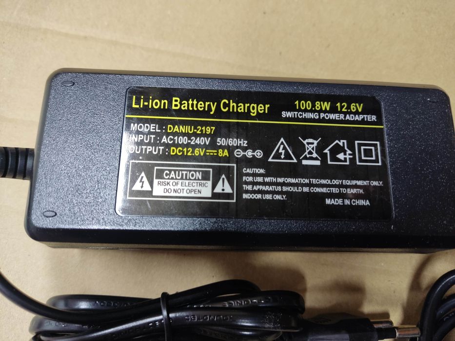Ładowarka zasilacz 12,6V 8A do ogniw li-on
