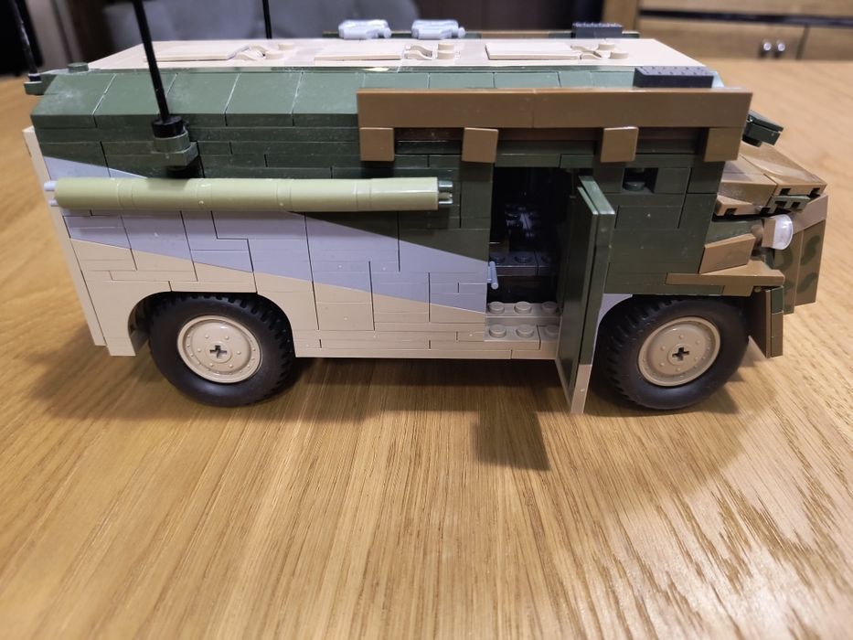 Cobi 2525, wyjątkowy