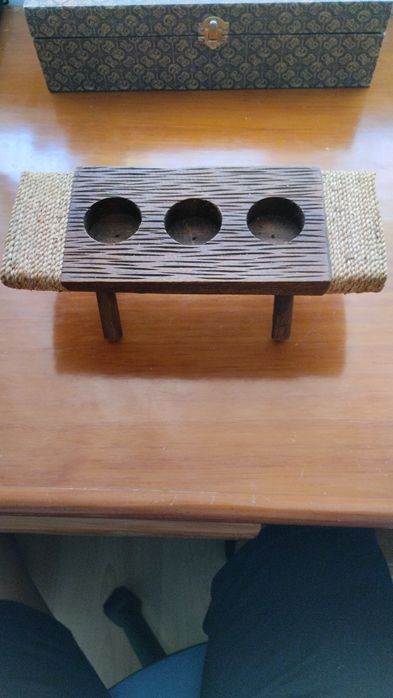 Suporte em madeira para velas