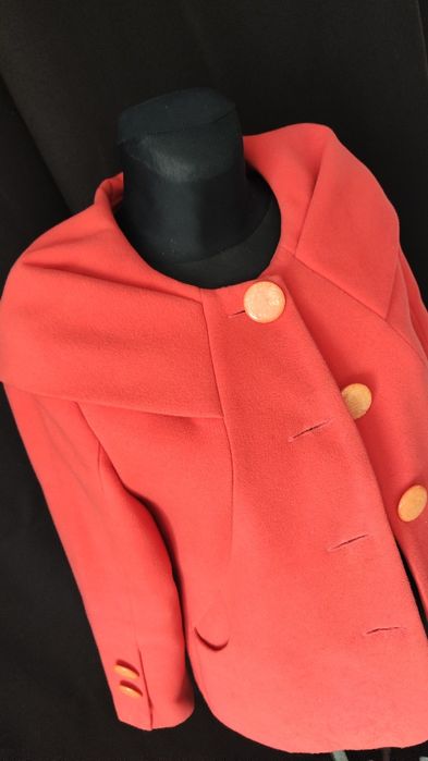 Piękna wełniana koralowa kurtka/ krótki płaszczyk