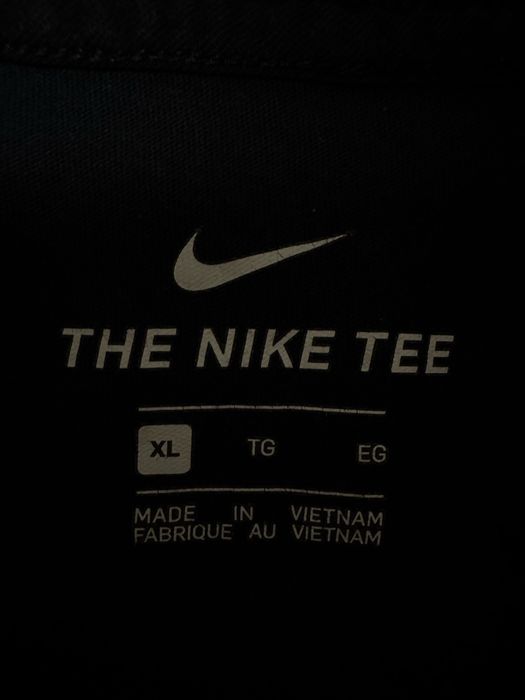 Як нова футболка nike