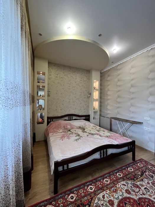 Капітальний будинок РОМАНКОВЕ, гараж, сад, тераса – всі зручності!