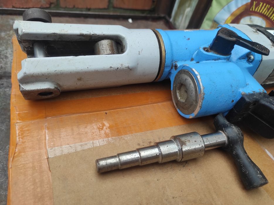 Электрический радиальный пресс Cbc europress 2001