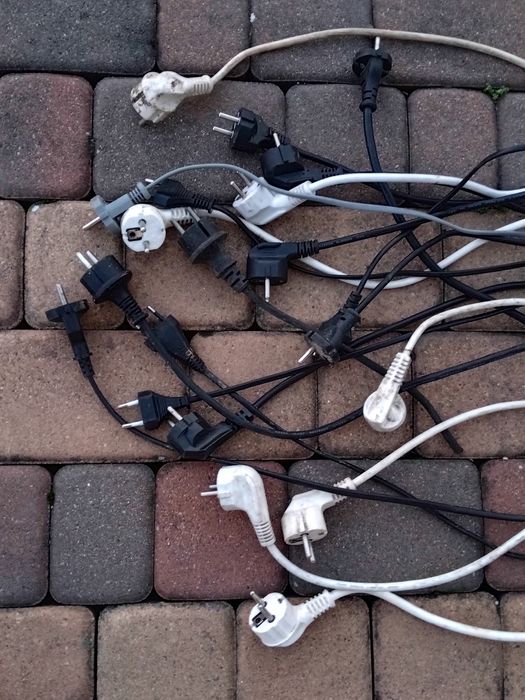 Sprzedam 20 wtyczek o różnej długości