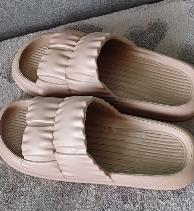 Шльопанці, капці жіночі