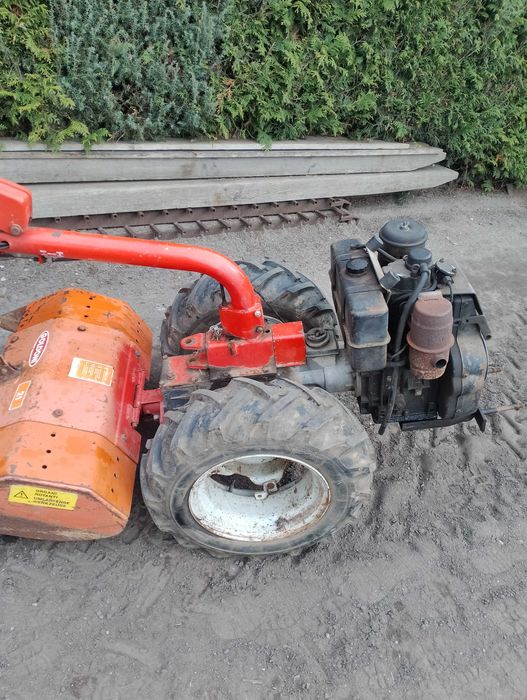 Ciągnik jedno osiowy Goldoni glebogryzarka Diesel 7 KM Lombardini 530