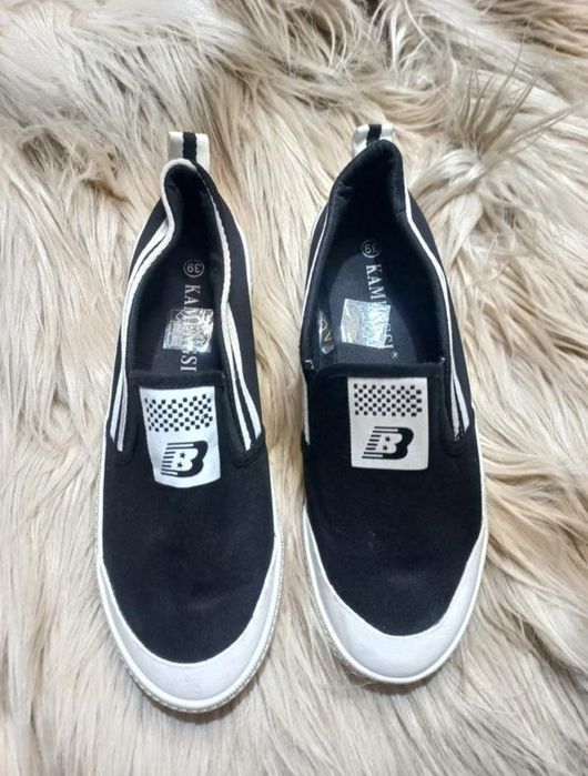 Нові кеди, мокасини