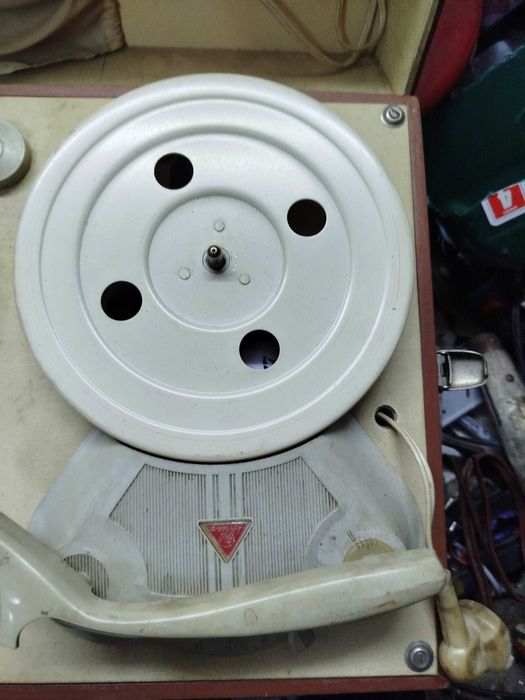 Stary gramofon waliskowy