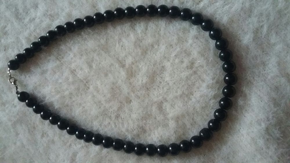 Nowe perły szklane w kolorze czarnym