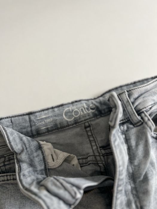 Dżinsy rurki/skinny Conte