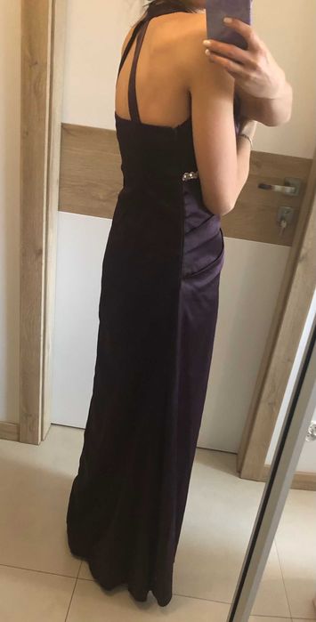 Elegancka, długa, śliwkowa suknia