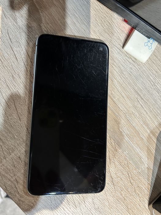 Samsung galaxy S10e white