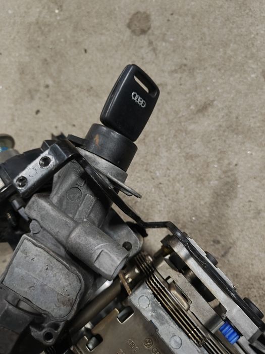 Stacyjka kluczyk przekłada kierownica audi A4 b5