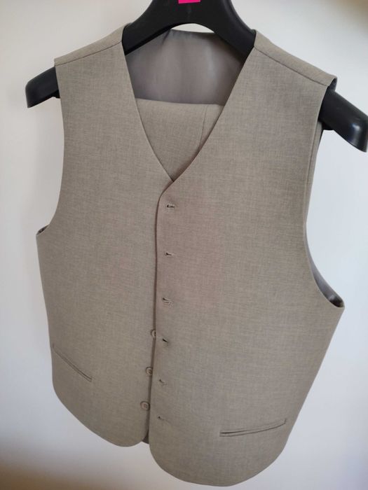 Garnitur szaro beżowy stan bdb 182-90 pas