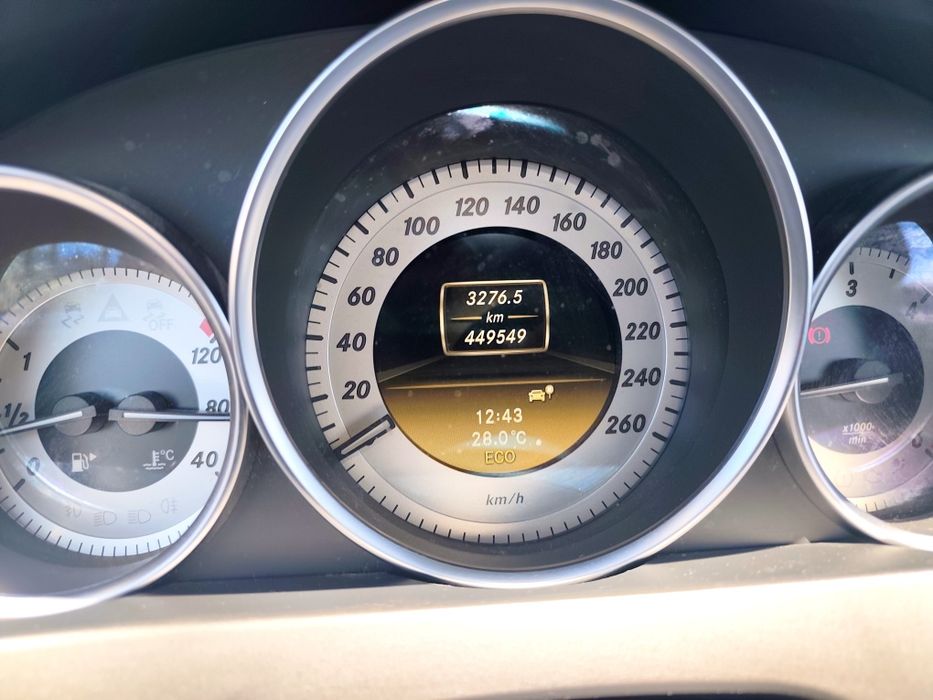 Mercedes-Benz C 200 — fotografia 8