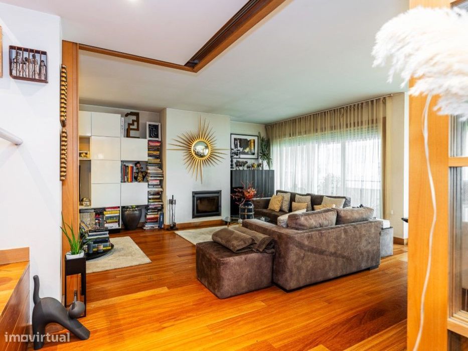 Duplex T3 inserido em condomínio fechado de luxo