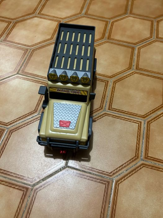 Camião Safari de 35cm com luzes e sons